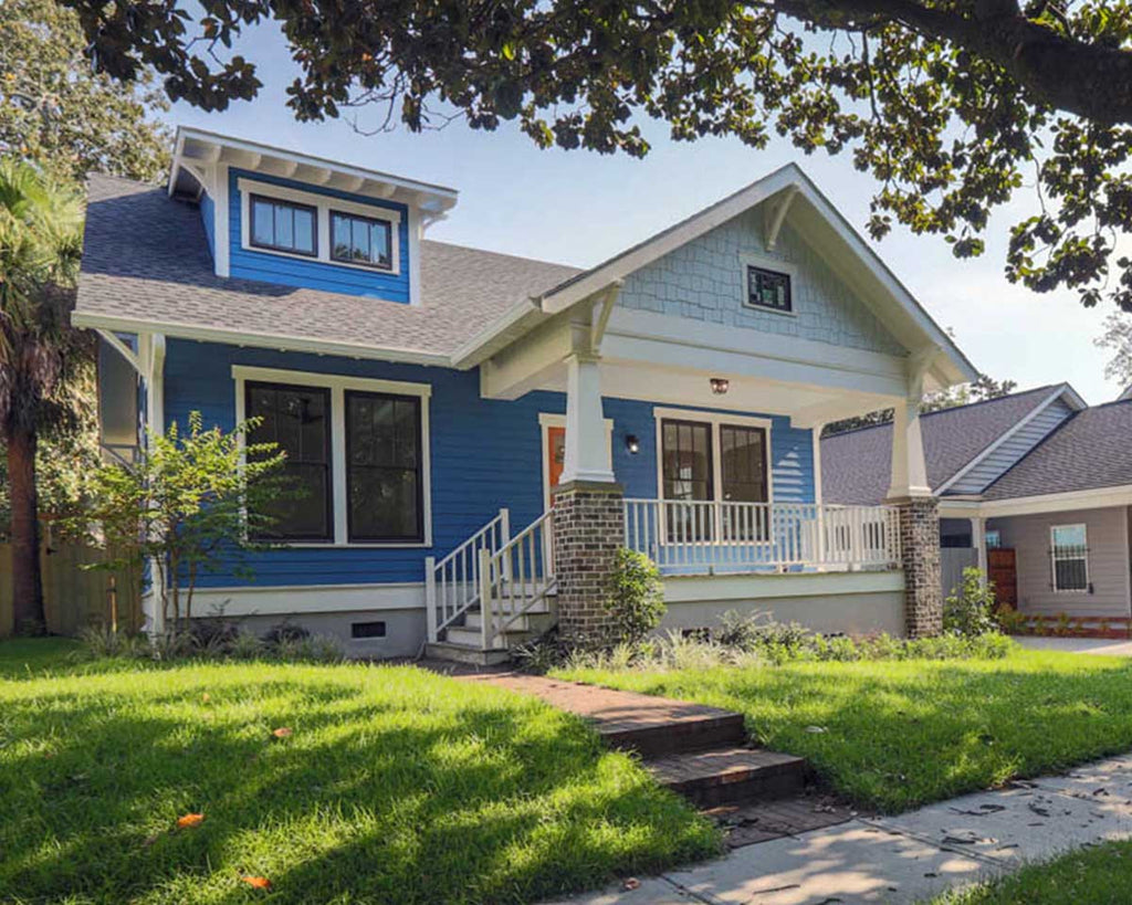 side view of bungalow craftsman porch